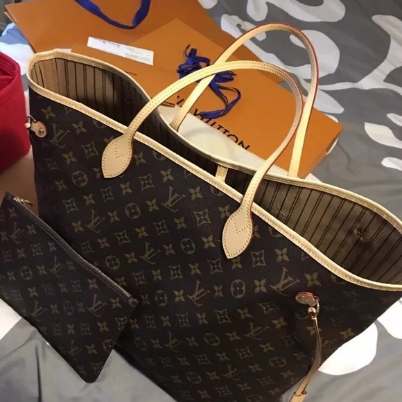 Louis Vuitton Handbags - Louis Vuitton neverfull Monogram